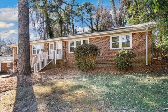 Building Photo - 635 N Columbia St