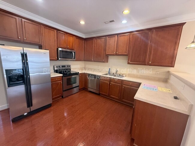 103 Southlake Ct
