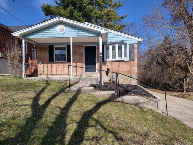 Building Photo - BRIDGETOWN- Warm and Cozy 3 bedroom with attached garage