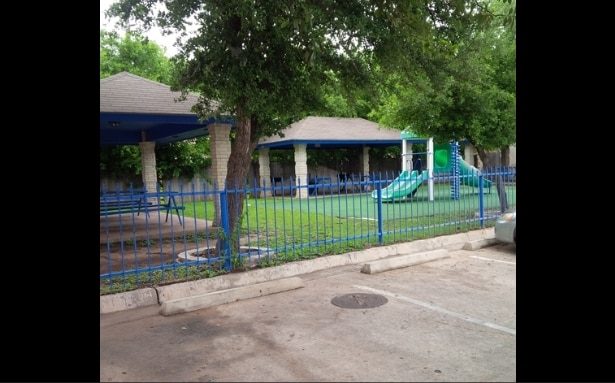 Área de juegos para niños - Townlake Apartments