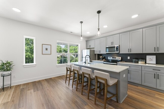 Photo - 700 N Dupont Ave Unit 403