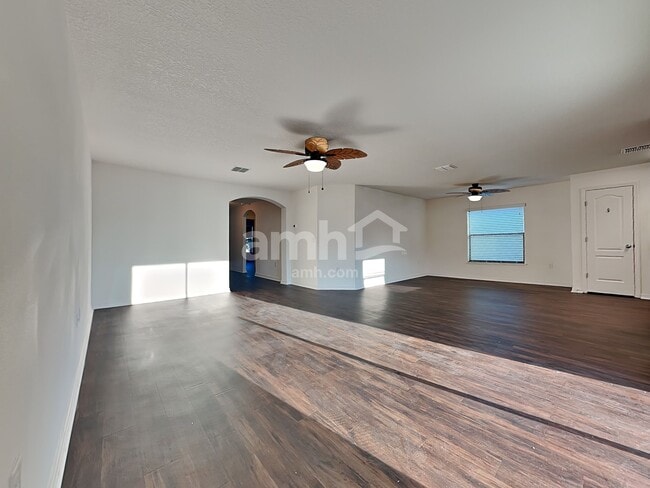 Photo - 1741 Chatham Grn