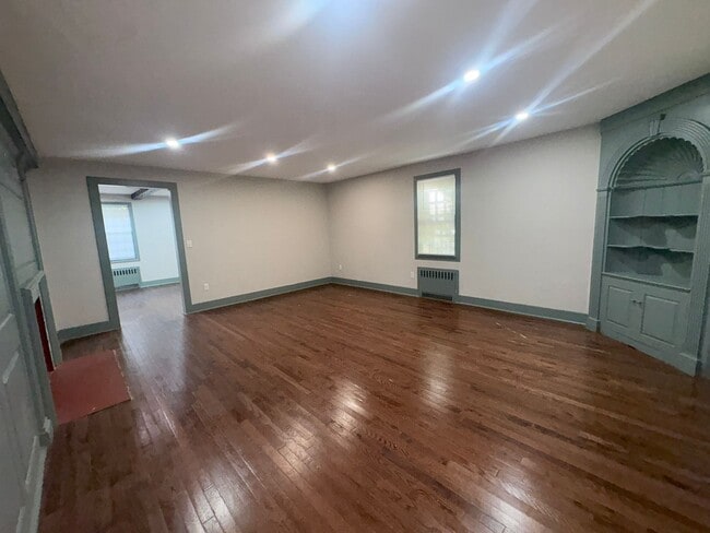 Photo - 2860 Whitney Ave