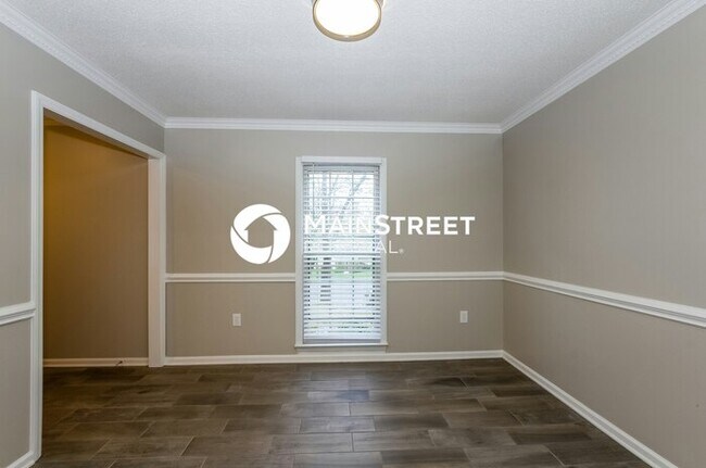 Photo - 3 Bedroom Pet-Friendly Home in Charlotte, NC with Main Street Renewal