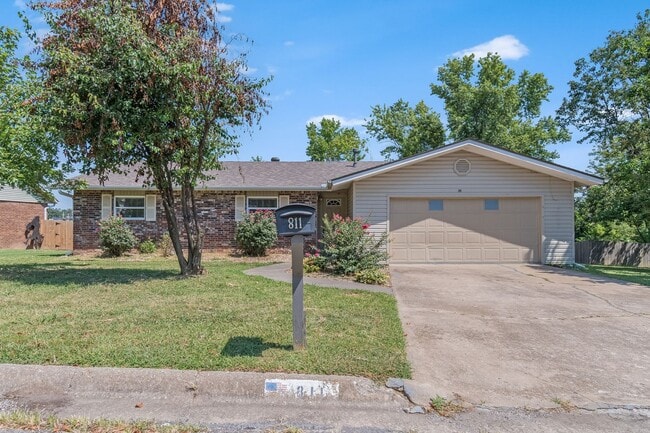 Building Photo - Quaint Comfort in Rogers: 3 Bed, 2 Bath wi... Rental
