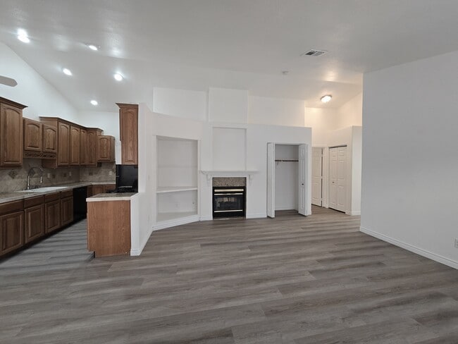 Photo - 1612 N Torrey Pines Dr