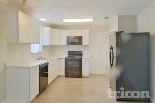 Photo - 671 Custer Cir
