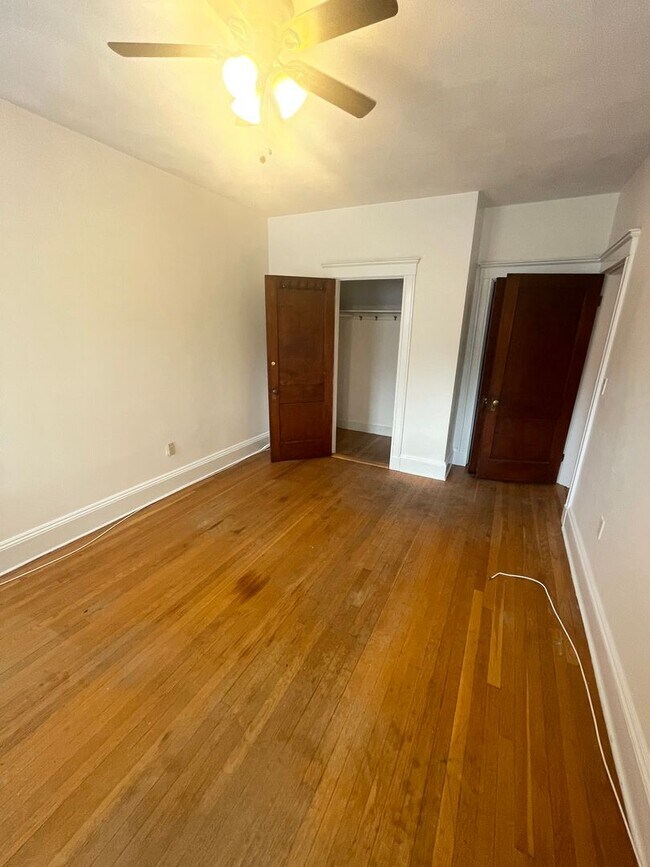 Photo - 1687 Beacon St