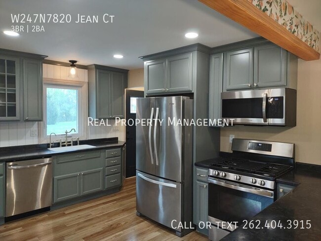 Photo - W247N7820 Jean Ct