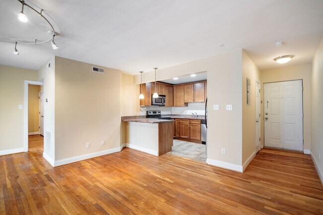 Photo - 2100 Grove Ave Unidad 18