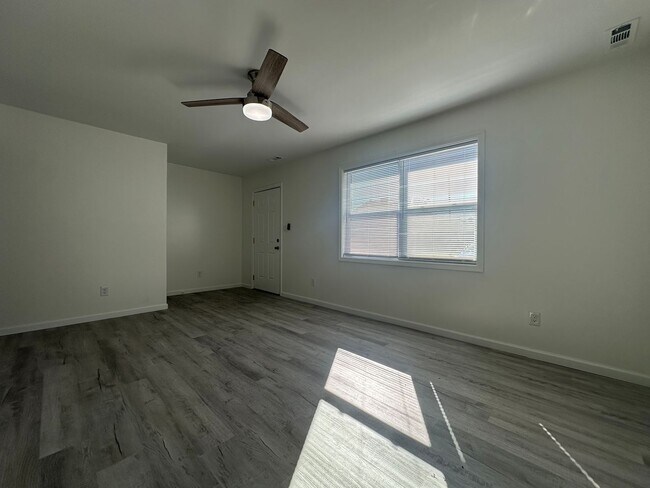 Photo - 320 Myrtlewood Cir