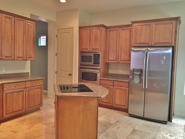 Photo - HOUSE - VILLAGE OF OAK CREEK - FIRECLIFF