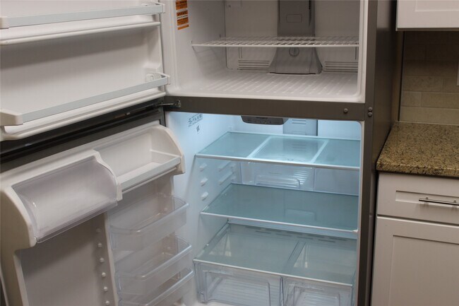 Photo - 2011 Spenwick Dr Unidad 427