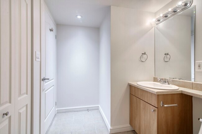 Photo - 2700 Rufus Rockhead Unit 607