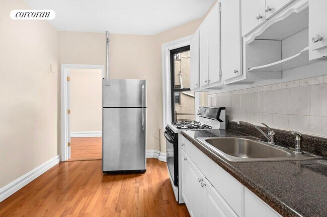 Photo - 280 E 2nd St