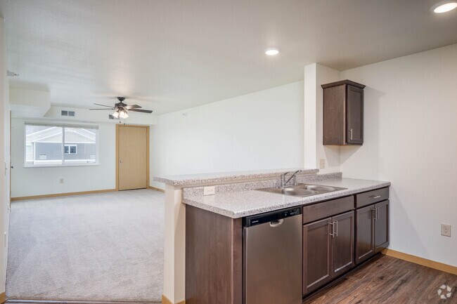 2BR, 1BA - Kitchen - Hickory Grove