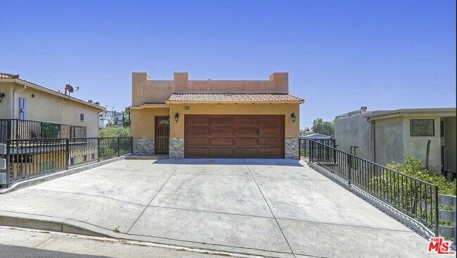 Building Photo - 3610 Parrish Ave Rental