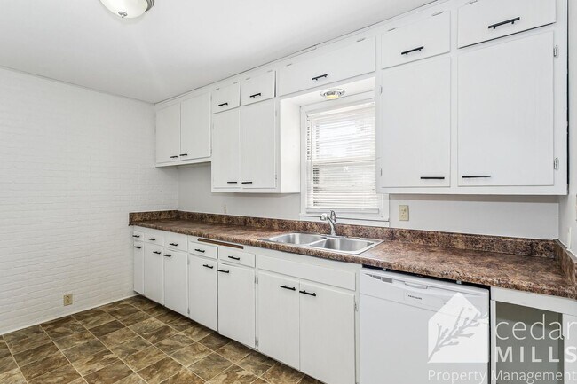 Photo - 3 Bedroom in South Wichita with Oversized Garage