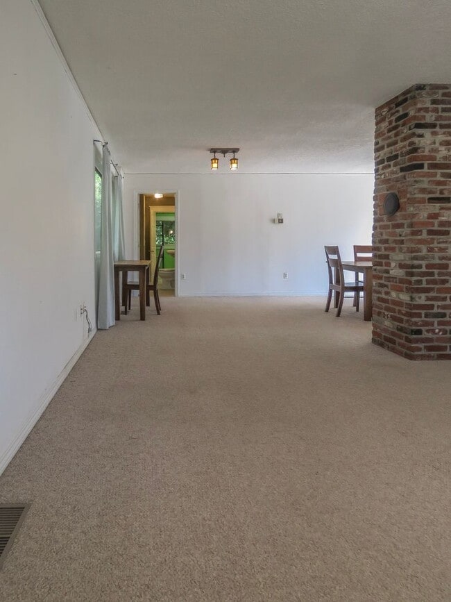 Photo - *** 4 Bedroom Sellwood Home ***