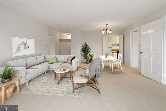 Photo - 3800 Powell Ln Unidad 813