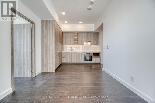 Photo - 27 McMahon Dr Unit 602