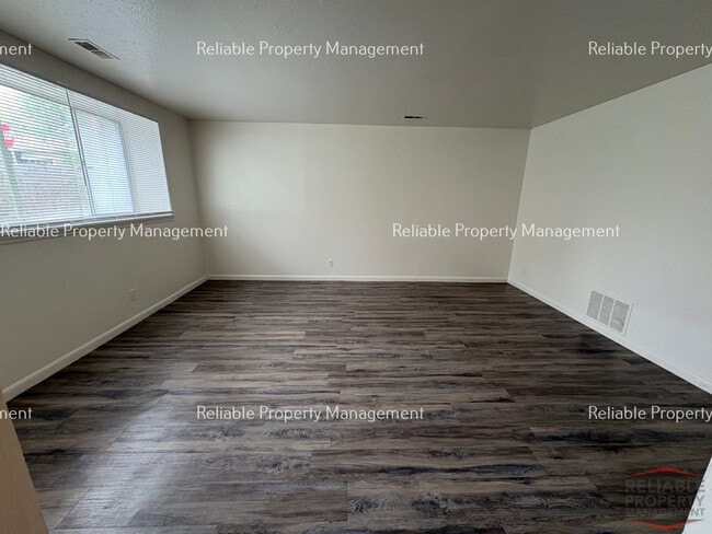 Photo - 380 L St Unit 380