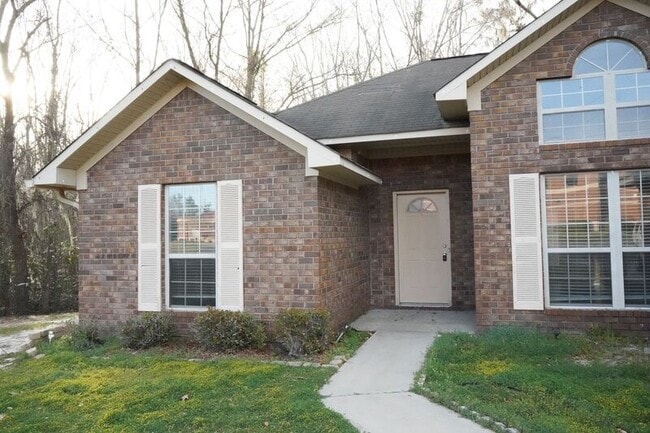 Photo - 438 Edgewater Dr