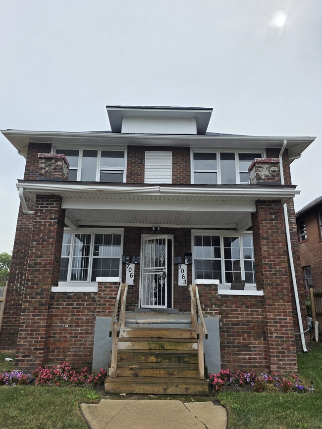 Building Photo - 7061 Elmhurst St Unit FL 2