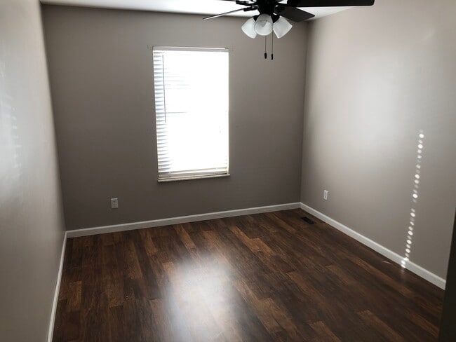 2 additional bedrooms upstairs - 5020 Brittany Downs Dr