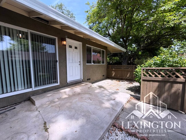 Photo - Gorgeous, 2BD/1BA, Condo in the Villaggio Community off Madison Ave. and Auburn Blvd.! Unidad 1