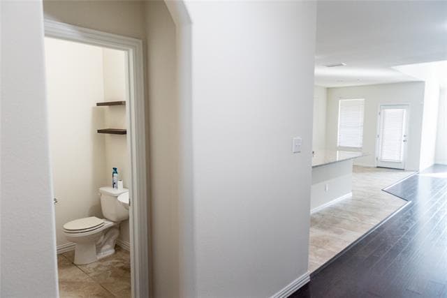 Photo - 983 Canterbury Lane