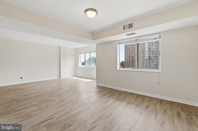 Photo - 5340 Holmes Run Pkwy Unit 704