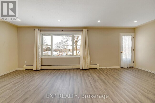 Photo - 1023 Eagle Dr Unité Upper