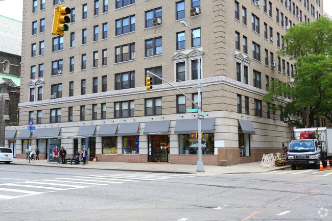 Photo - Mirabeau Apartments