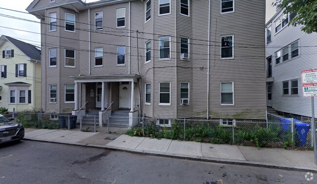 Building Photo - 22 Bynner St Unit 2 Rental