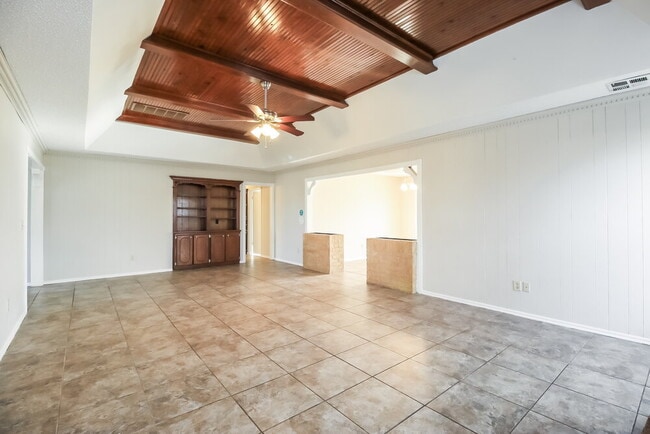 Photo - 5421 Sudbury Ln