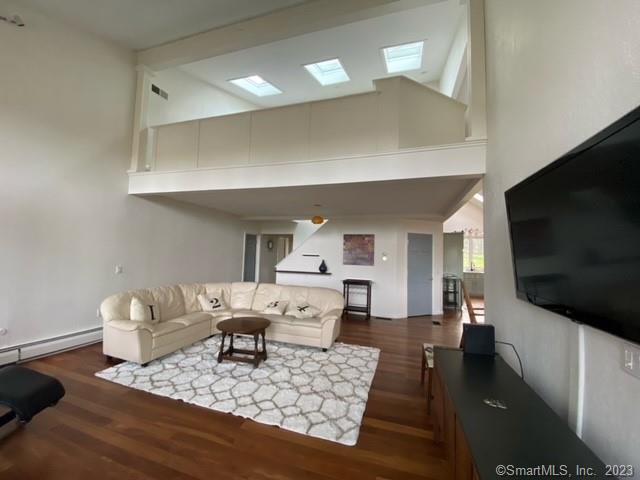 Photo - 342 W Hyerdale Dr