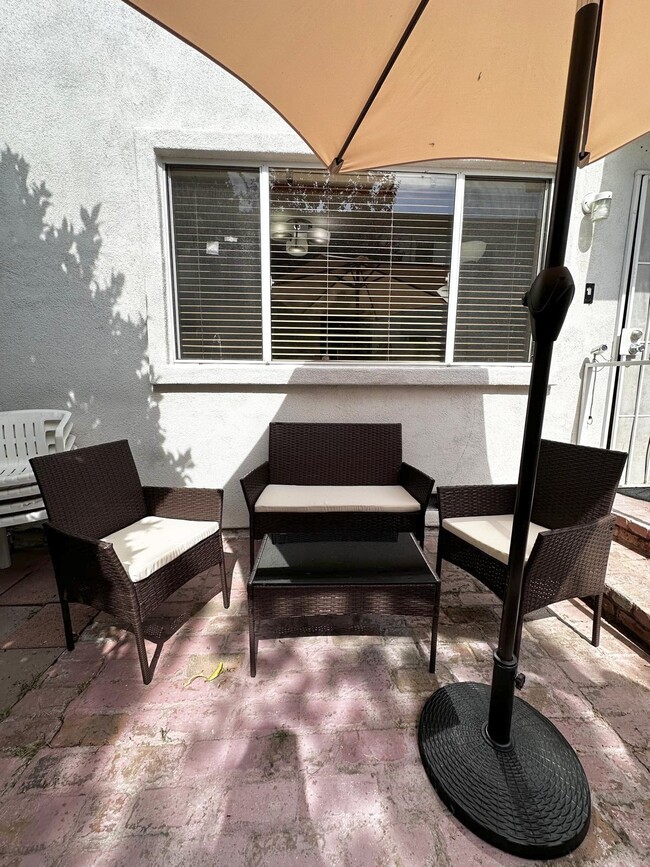 Photo - 18555 Collins St Townhome