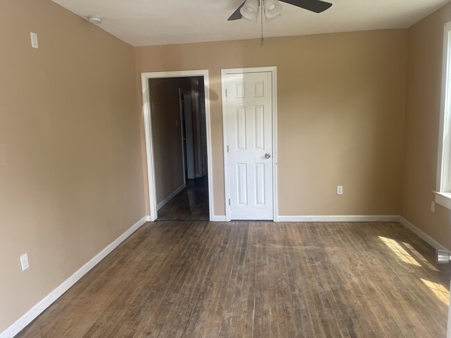 Photo - 5165 Washington Ave