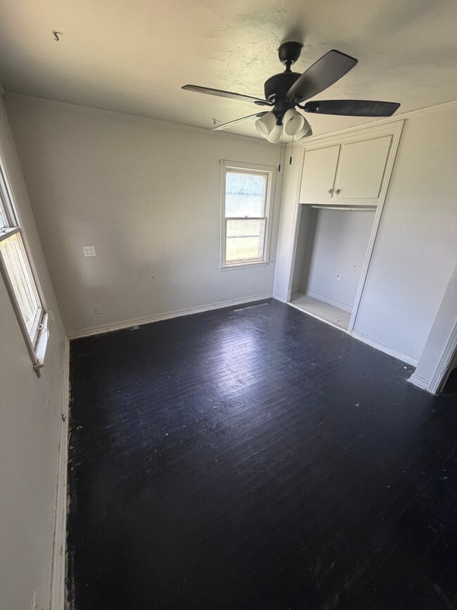 815 W Doolin Ave