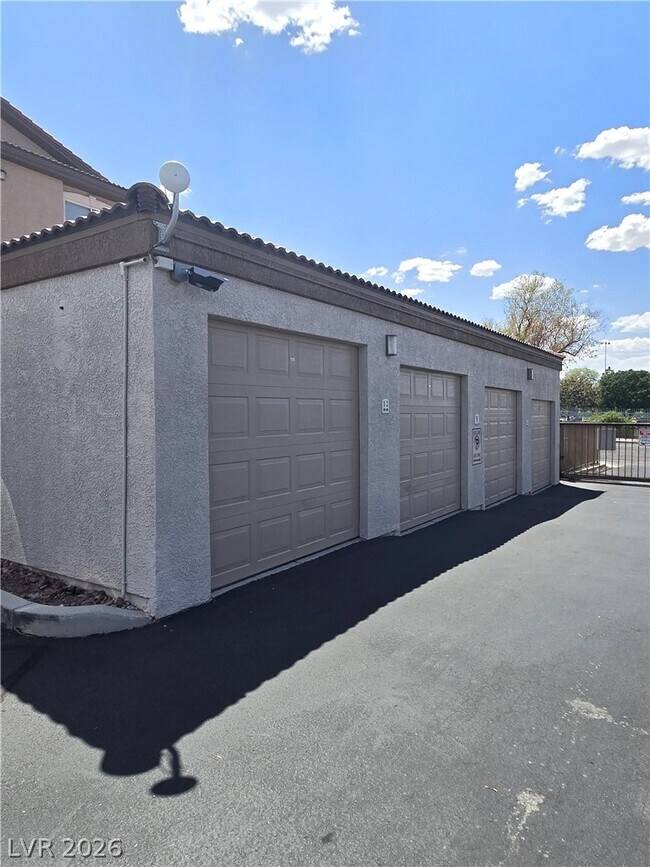 2305 W Horizon Ridge Pkwy Unidad 1521