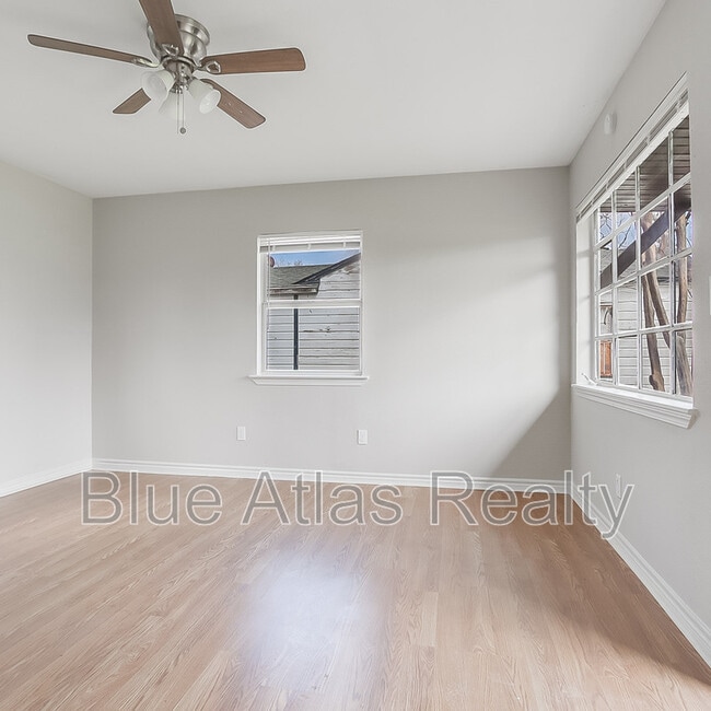 Photo - 2015 Glenfield Ave