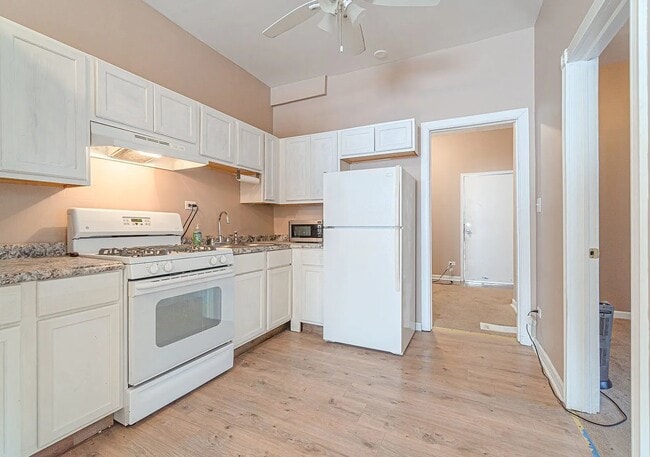 Photo - 1144 W 68th St Unidad 1