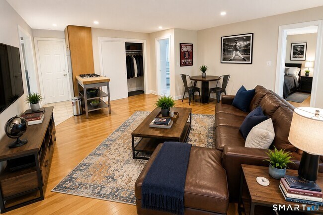 Photo - 47 E Maple St