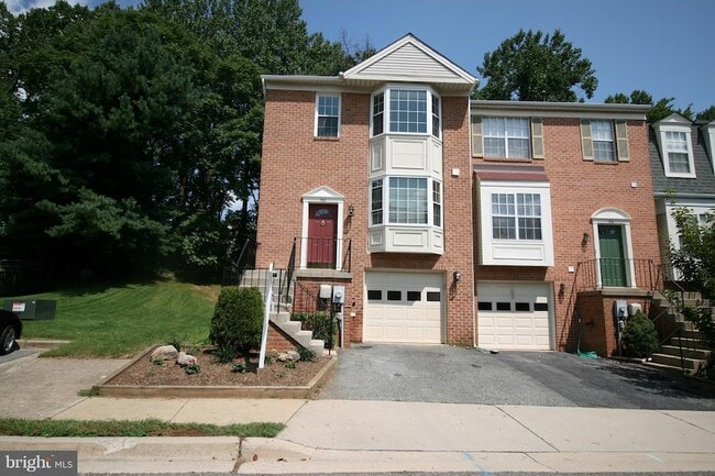 Building Photo - 512 Suffield Dr
