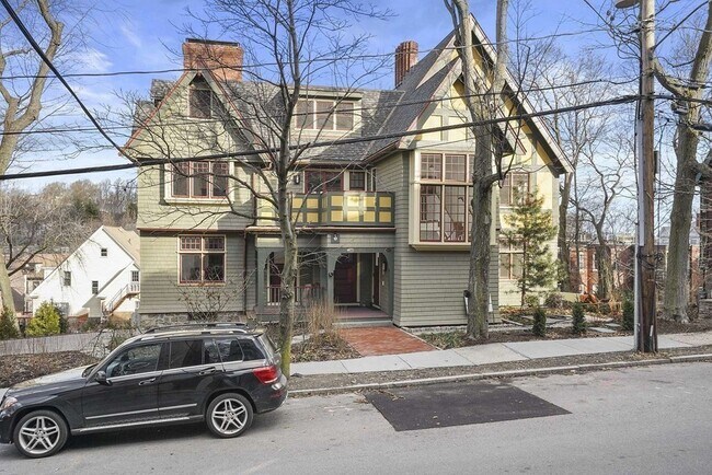 Photo - 165 Winthrop Rd Unidad D