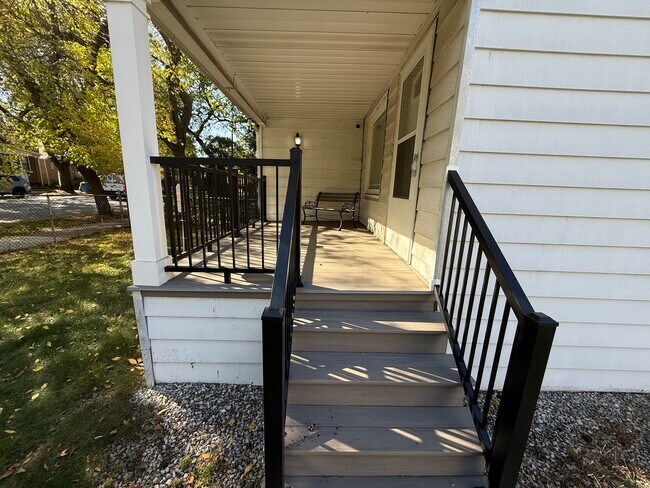 Photo - 4844 W Montrose Ave