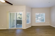 1BR, 1BA - 889SF