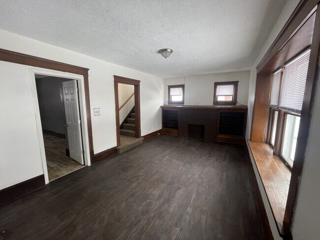 Photo - 944 Baughman St