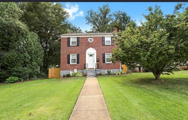 Building Photo - 7022 Deerfield Rd